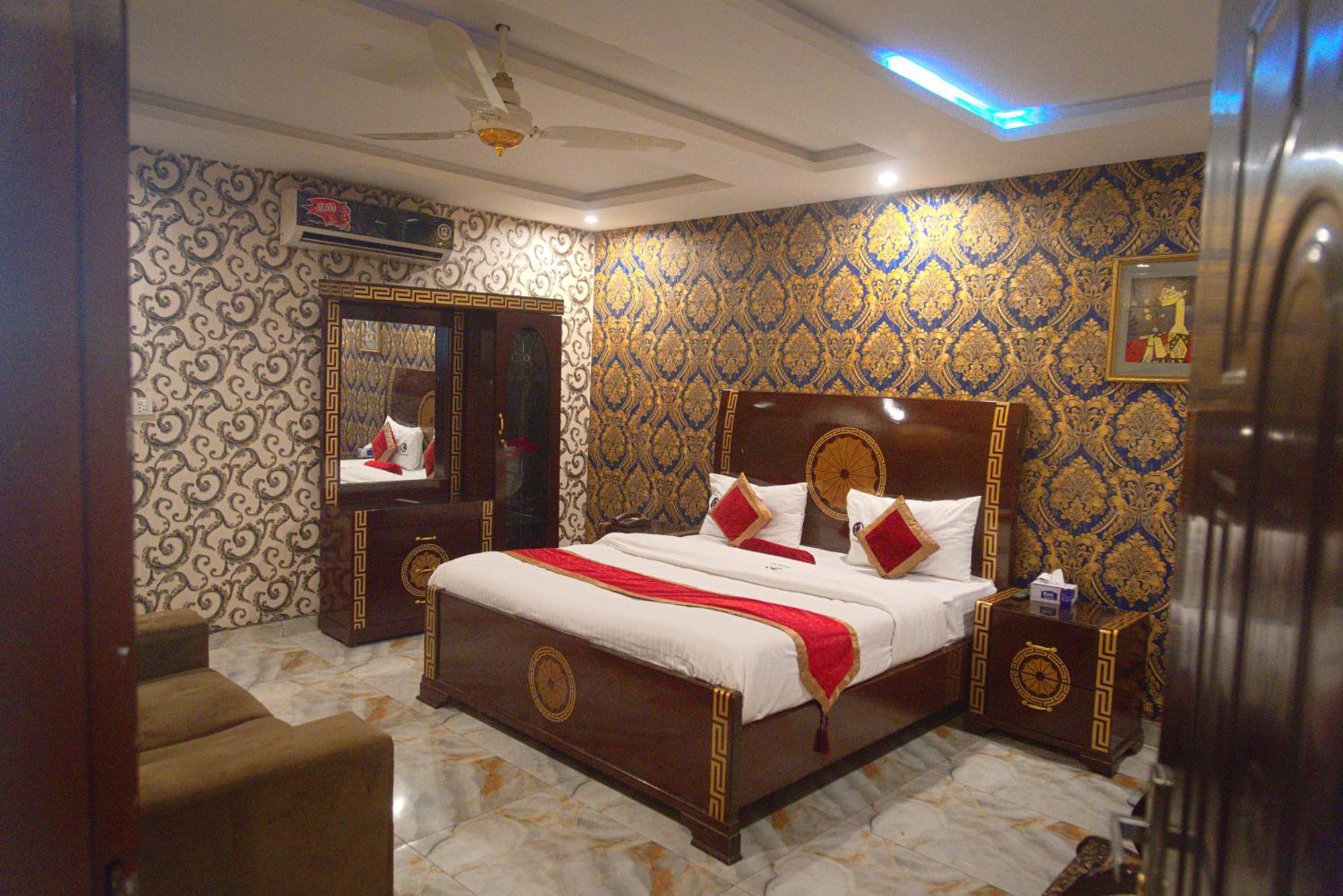 Premier Inn Johar Town Lahor Dış mekan fotoğraf