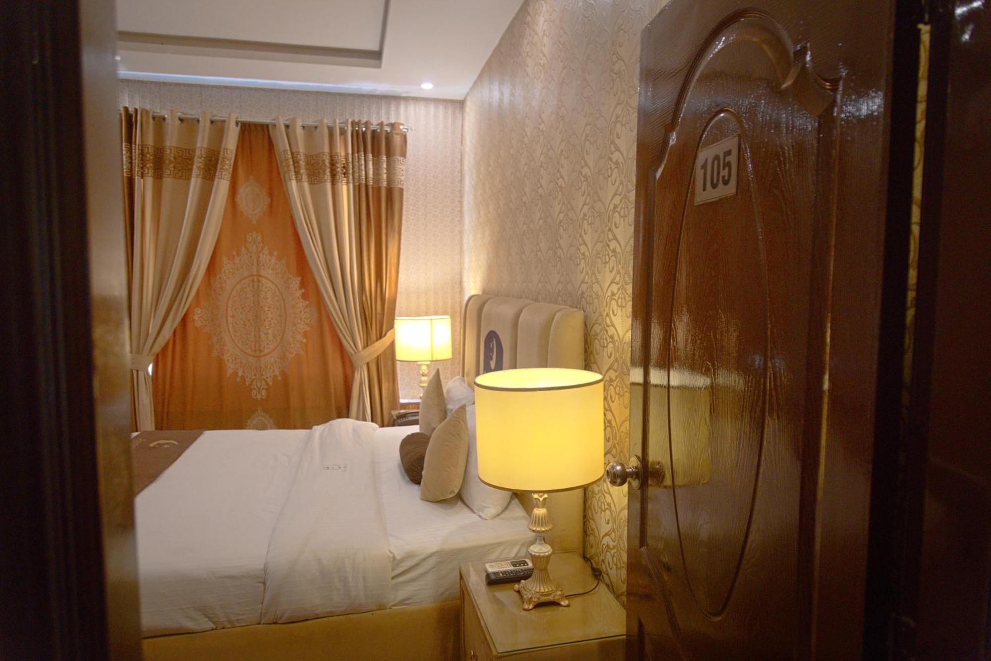Premier Inn Johar Town Lahor Dış mekan fotoğraf