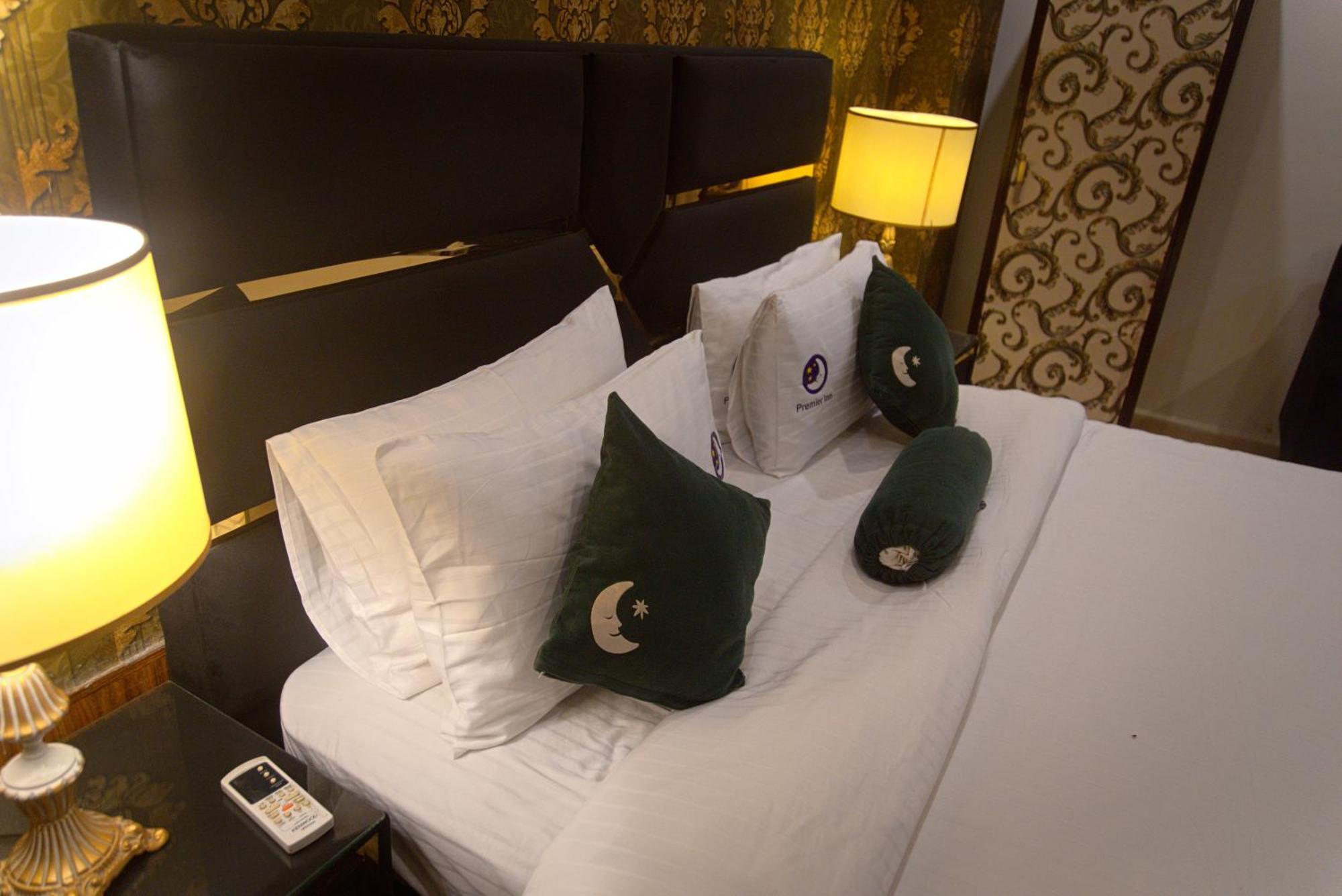 Premier Inn Johar Town Lahor Dış mekan fotoğraf