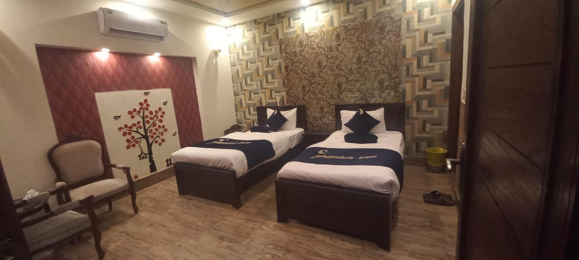 Premier Inn Johar Town Lahor Dış mekan fotoğraf