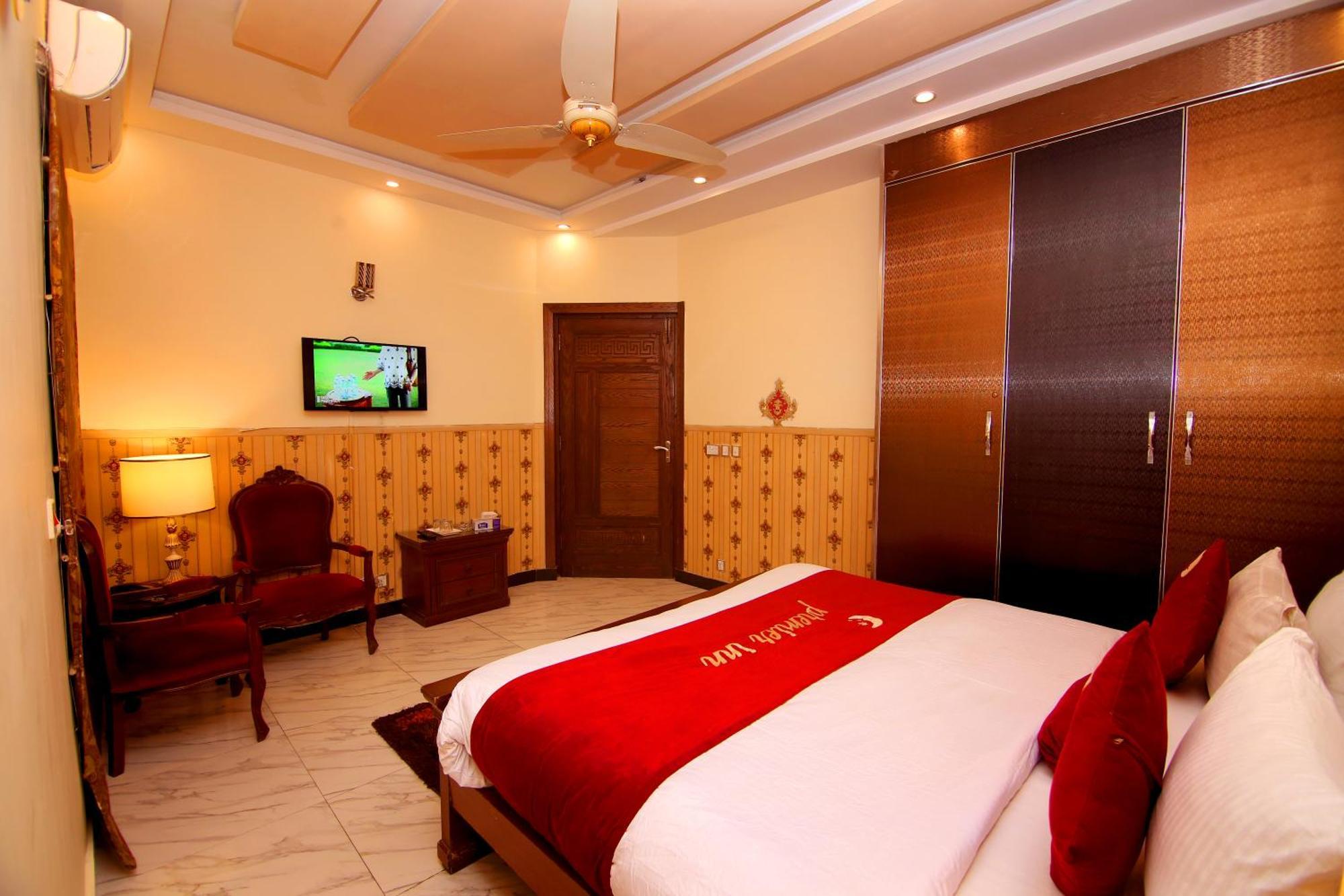 Premier Inn Johar Town Lahor Dış mekan fotoğraf