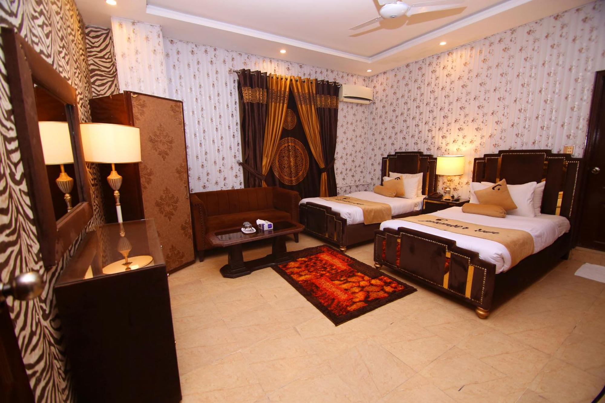 Premier Inn Johar Town Lahor Dış mekan fotoğraf